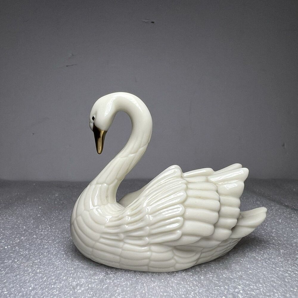 Lenox Porcelain Swan Place Card Holder Cake Topper 24 K Gold Trim Wedding Decor